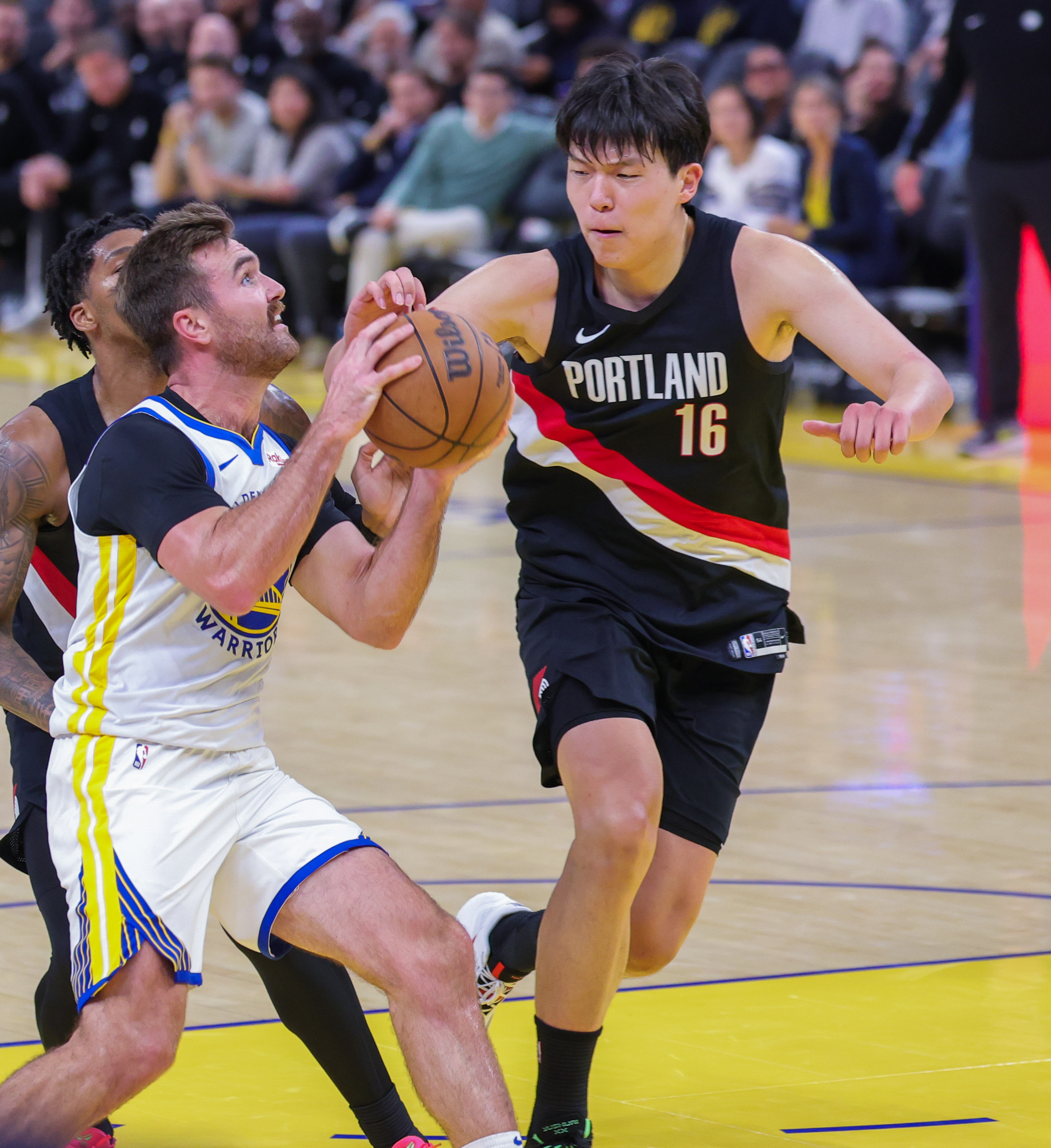 开云体育app-关键时刻NBA总决赛传出新动向；金州勇士再遭质疑；管理层表态——信心回归；年轻球员得到机会的简单介绍